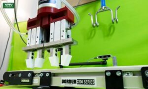 AI Poultry Processing Robot Mimics Human Grip